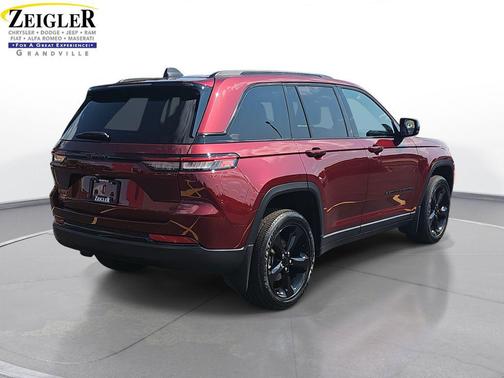 2022 Jeep Grand Cherokee Altitude