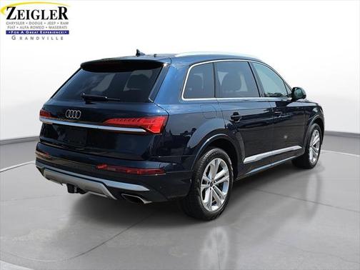 2025 Audi Q7 45 Premium Plus