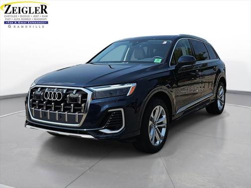 2025 Audi Q7 45 Premium Plus