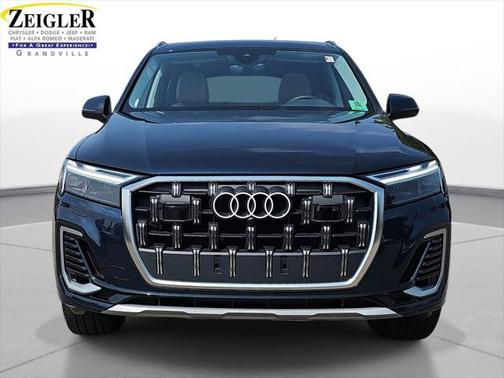 2025 Audi Q7 45 Premium Plus