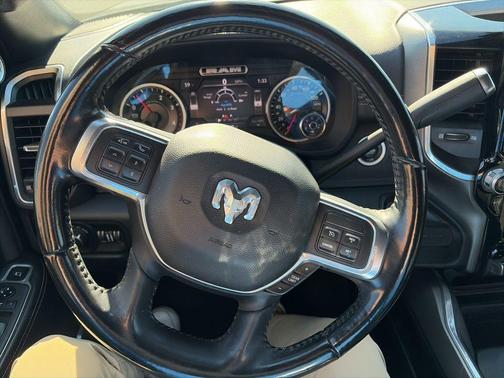 2021 RAM 3500 Laramie Crew Cab 4x4 8' Box