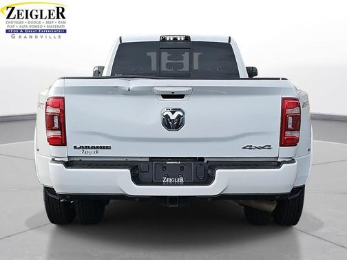 2021 RAM 3500 Laramie Crew Cab 4x4 8' Box