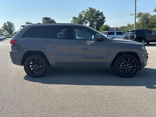 2022 Jeep Grand Cherokee WK Laredo