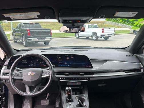 2024 Cadillac XT4 Premium Luxury