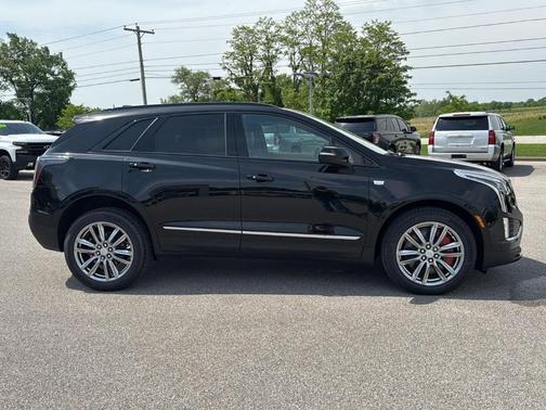 2025 Cadillac XT5 Sport