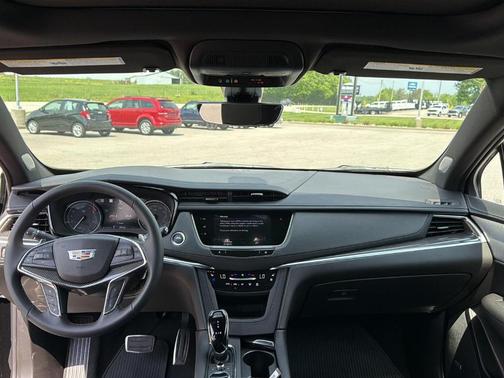 2025 Cadillac XT5 Sport