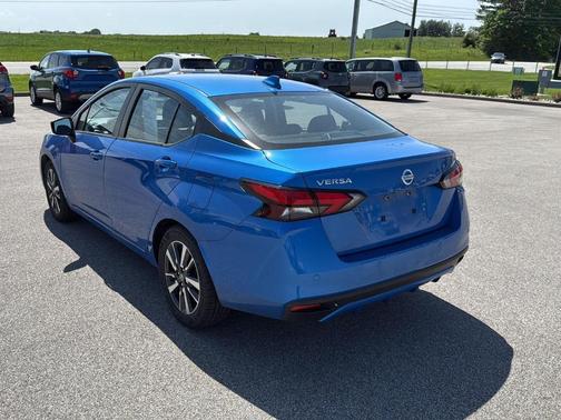 2022 Nissan Versa 1.6 SV