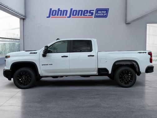 Summit White 2026 Chevrolet Silverado 2500 Custom