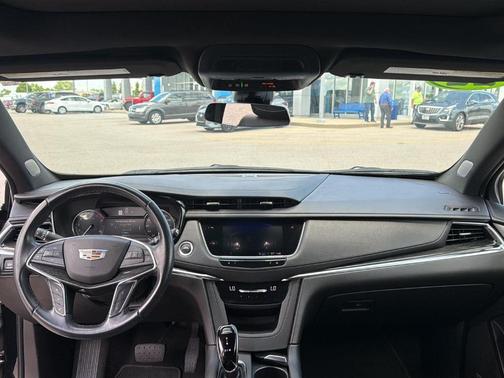 2022 Cadillac XT5 Premium Luxury