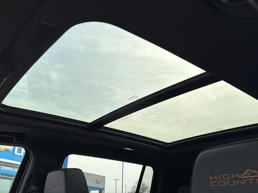 Black 2026 Chevrolet Suburban High Country