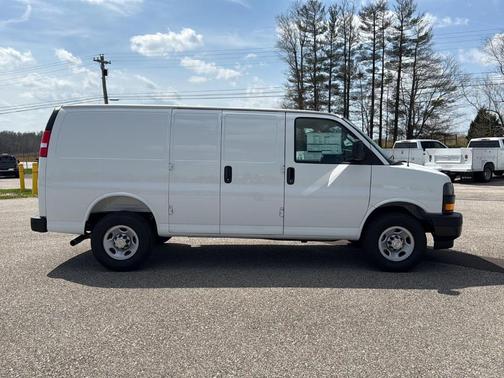 Summit White 2026 Chevrolet Express 2500 Work Van