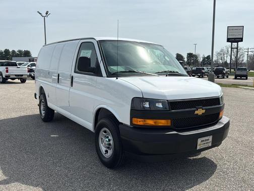 Summit White 2026 Chevrolet Express 2500 Work Van