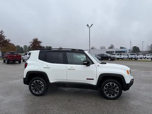 2023 Jeep Renegade Trailhawk