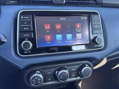 2023 Nissan Versa 1.6 SV