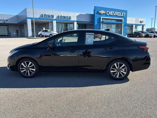 2023 Nissan Versa 1.6 SV