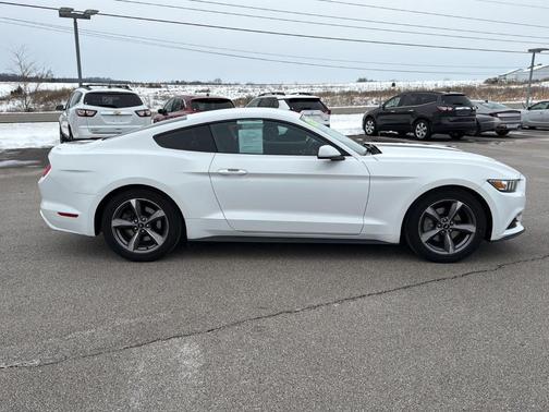 2016 Ford Mustang V6