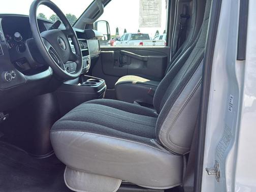 2023 GMC Savana 2500 Work Van