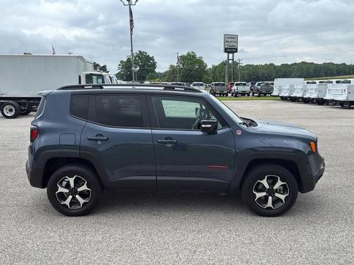 2022 Jeep Renegade Trailhawk