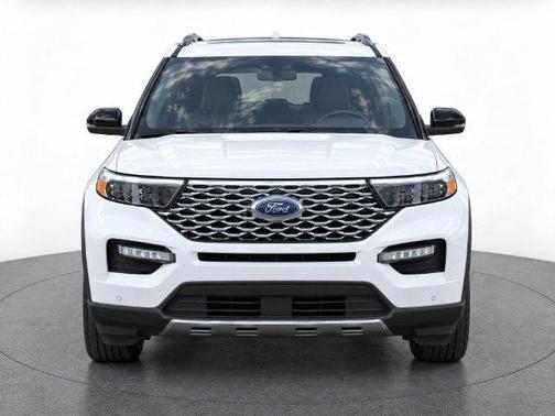 White Metallic 2023 Ford Explorer Platinum