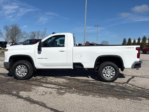 2025 Chevrolet Silverado 3500 LT