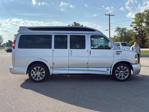 2025 Chevrolet Express 2500 Work Van