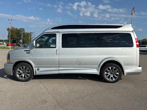 2025 Chevrolet Express 2500 Work Van