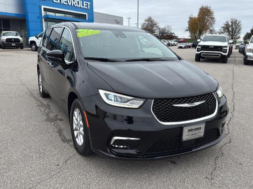 2024 Chrysler Pacifica Touring-L