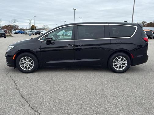 2024 Chrysler Pacifica Touring-L