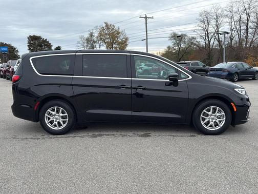 2024 Chrysler Pacifica Touring-L