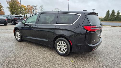 2024 Chrysler Pacifica Touring-L