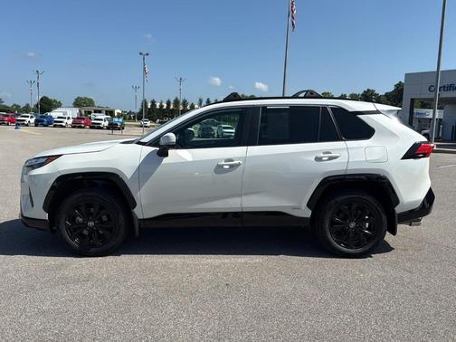 2022 Toyota RAV4 Hybrid SE