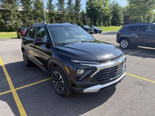 Mosaic Black Metallic 2025 Chevrolet Trailblazer LT