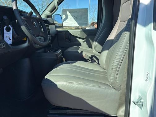 2025 Chevrolet Express 2500 Work Van