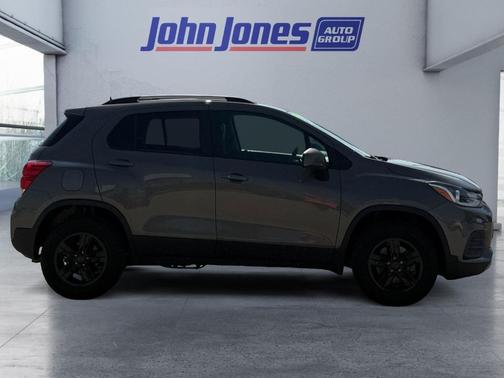 Stone Gray Metallic 2022 Chevrolet Trax LT