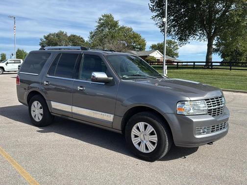 2014 Lincoln Navigator Base