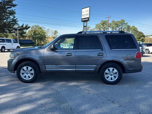 2014 Lincoln Navigator Base