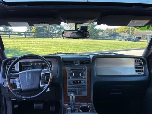 2014 Lincoln Navigator Base