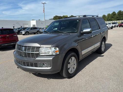 2014 Lincoln Navigator Base