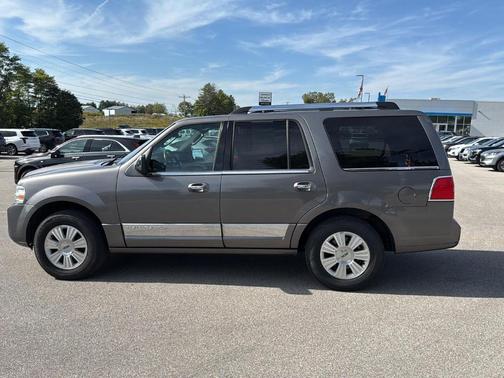 2014 Lincoln Navigator Base