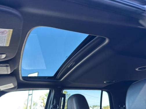 2014 Lincoln Navigator Base
