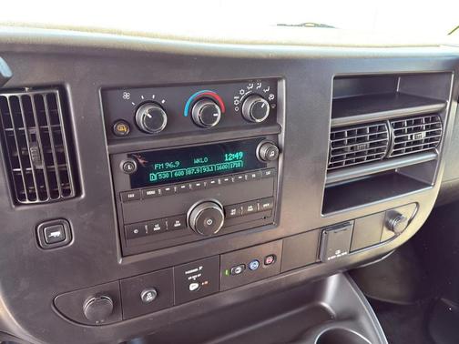 2025 Chevrolet Express 2500 Work Van