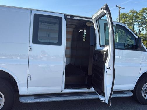 2023 Chevrolet Express 2500 Work Van