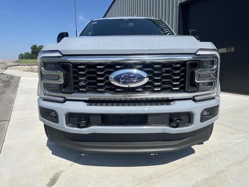 2025 Ford F-450 Platinum