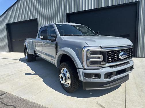 2025 Ford F-450 Platinum