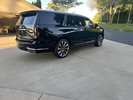 2025 Cadillac Escalade ESV Premium Luxury Platinum