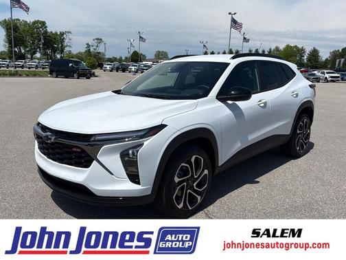 Summit White 2026 Chevrolet Trax 2RS