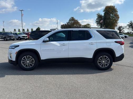 2022 Chevrolet Traverse LT Cloth