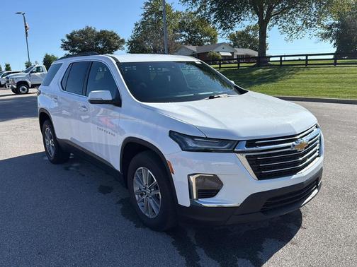 2022 Chevrolet Traverse LT Cloth