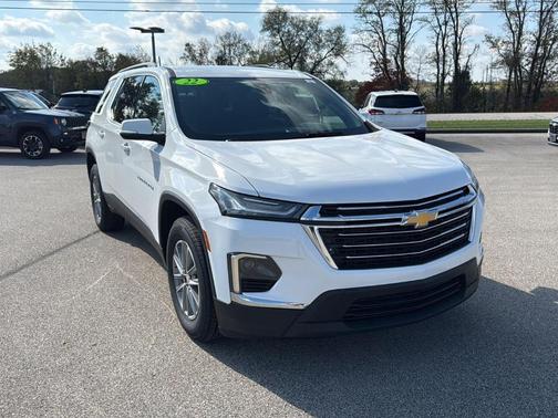 2022 Chevrolet Traverse LT Cloth