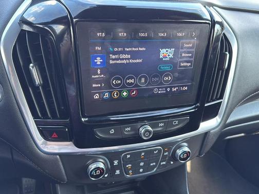 2022 Chevrolet Traverse LT Cloth